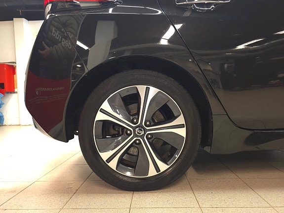 Nissan Leaf 10 of 30