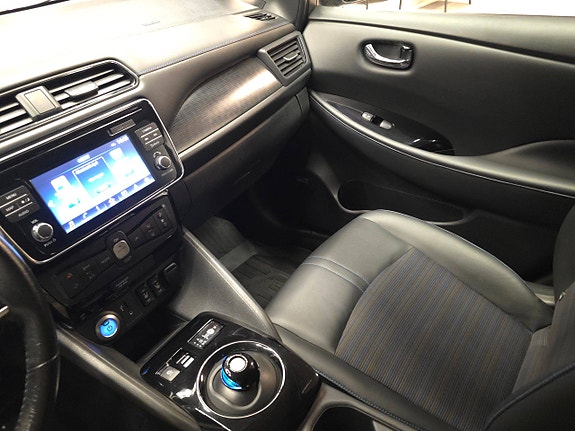 Nissan Leaf 26 of 30