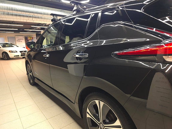 Nissan Leaf 6 of 30