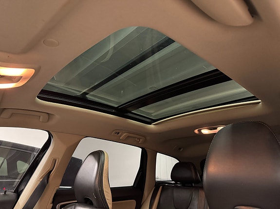 Volvo XC60 25 of 30
