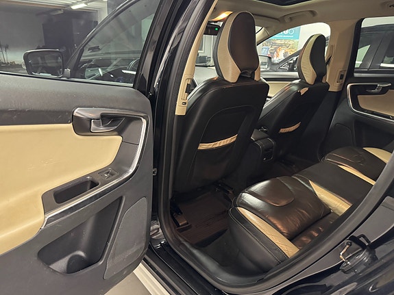 Volvo XC60 26 of 30