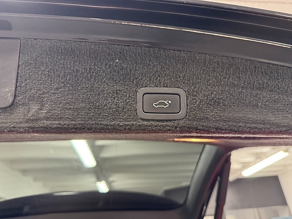 Volvo XC60 8 of 30
