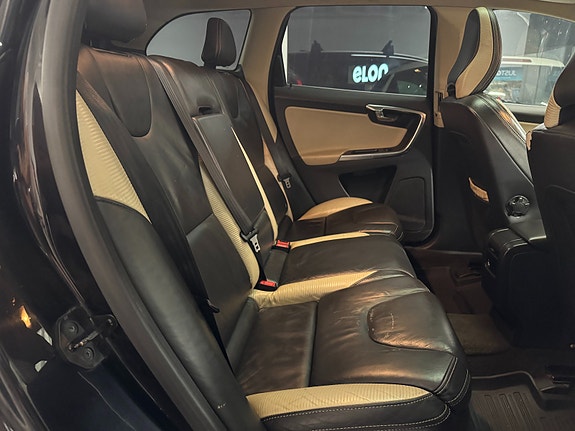 Volvo XC60 30 of 30