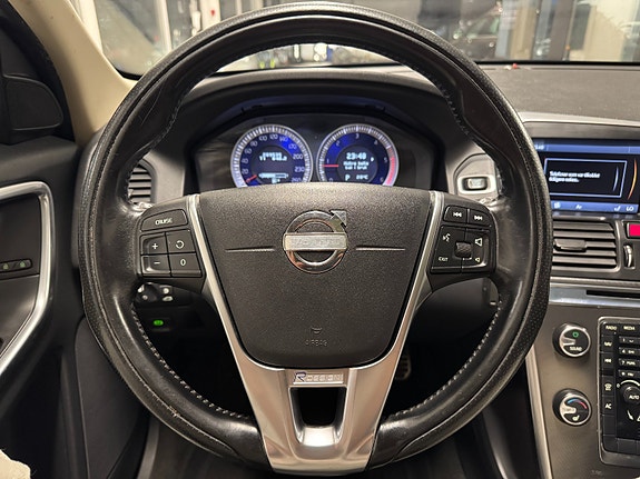 Volvo XC60 17 of 30