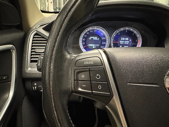 Volvo XC60 16 of 30