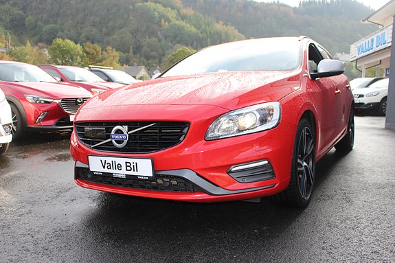 Volvo V60 2 of 28