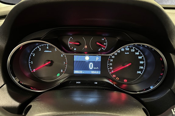 Opel Grandland X 12 of 23