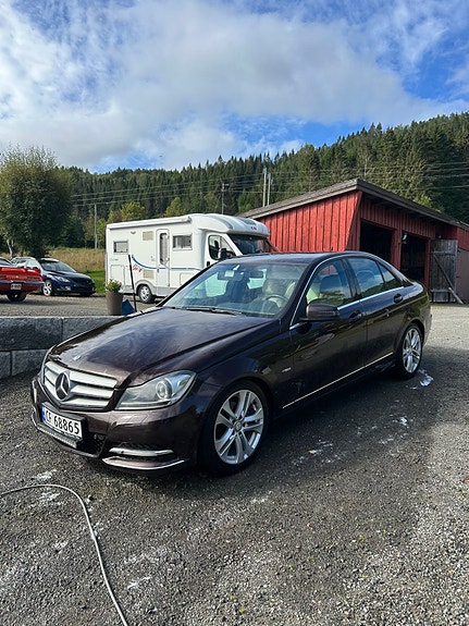 Mercedes-Benz C180 d 3 of 26