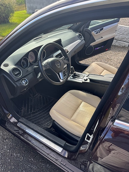 Mercedes-Benz C180 d 18 of 26