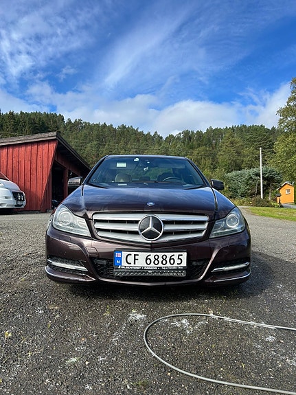 Mercedes-Benz C180 d 4 of 26