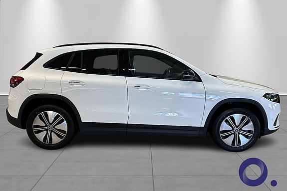 Mercedes-Benz EQA250 5 of 28