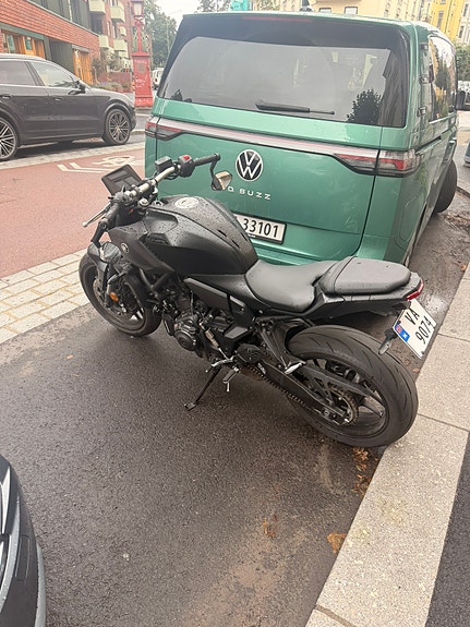 Yamaha MT-07 4 of 9