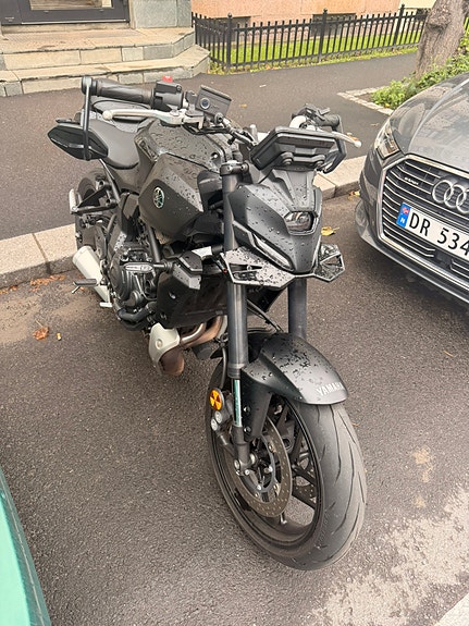 Yamaha MT-07 3 of 9