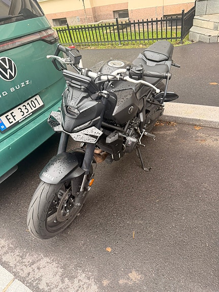 Yamaha MT-07 2 of 9