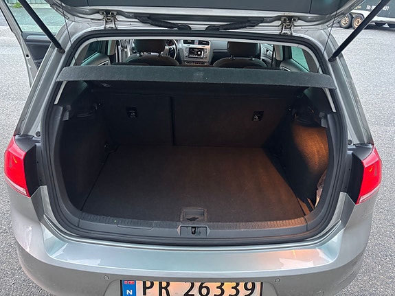 Volkswagen Golf VII 21 of 30