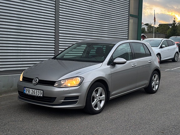 Volkswagen Golf VII 4 of 30