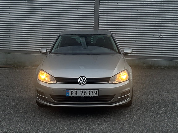 Volkswagen Golf VII 10 of 30