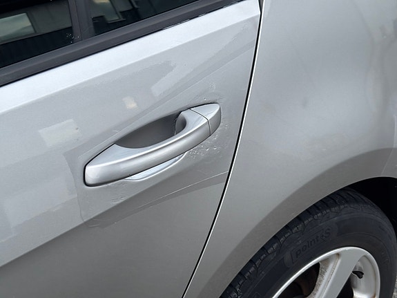 Volkswagen Golf VII 28 of 30