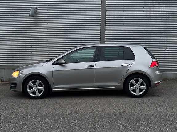 Volkswagen Golf VII 7 of 30