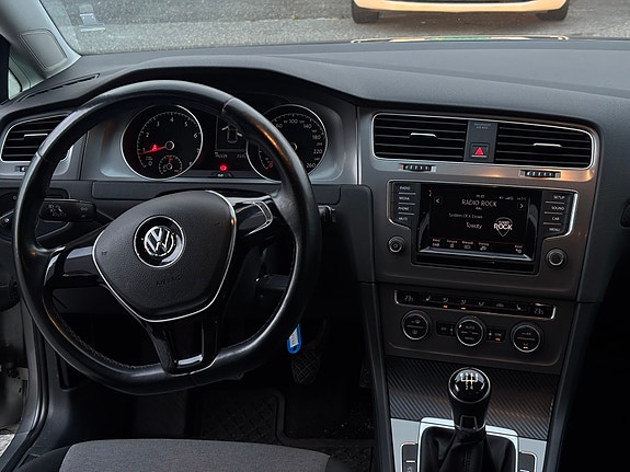 Volkswagen Golf VII 8 of 30