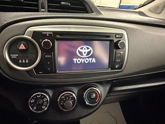 Toyota Yaris 24 of 30