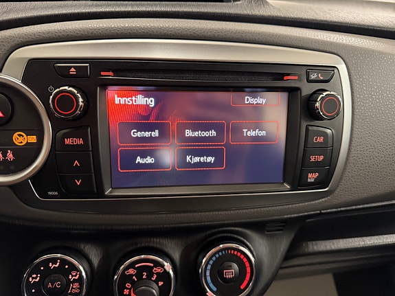 Toyota Yaris 30 of 30