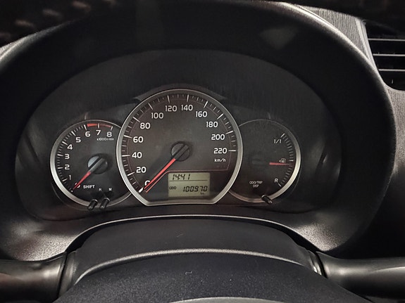 Toyota Yaris 17 of 30