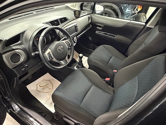 Toyota Yaris 16 of 30