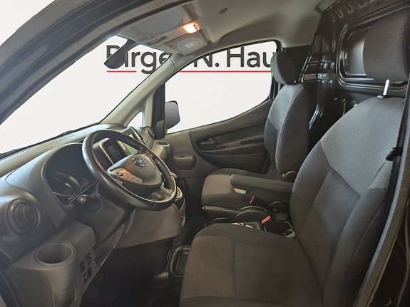 Nissan e-NV200 8 of 15