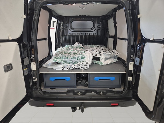 Nissan e-NV200 12 of 15