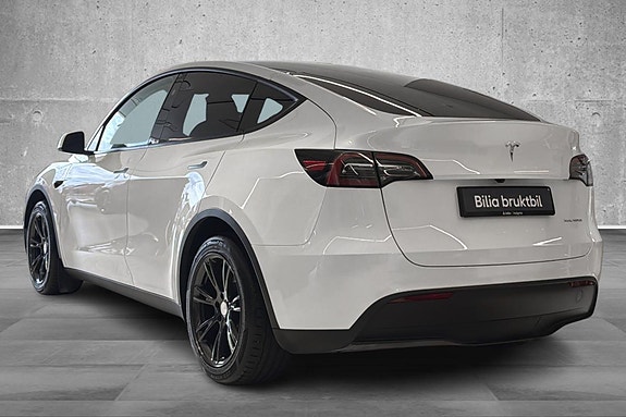 Tesla Model Y 2 of 19