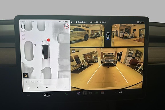 Tesla Model Y 12 of 19