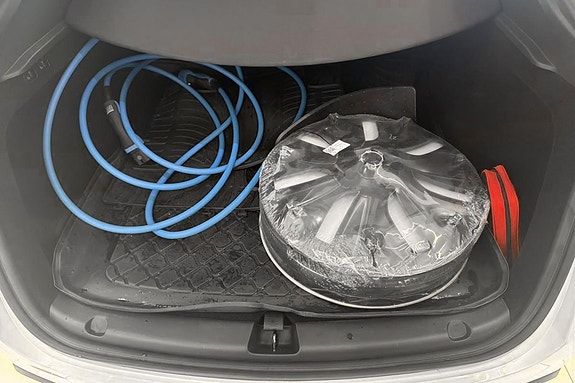 Tesla Model Y 19 of 19