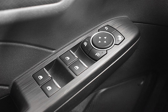 Ford Kuga 16 of 30