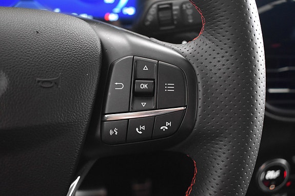 Ford Kuga 14 of 30