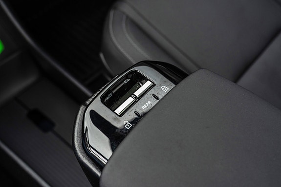 Volvo EX30 17 of 28