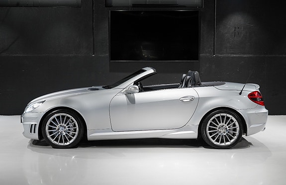 Mercedes-Benz SLK55 3 of 30