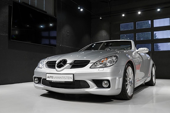 Mercedes-Benz SLK55 20 of 30