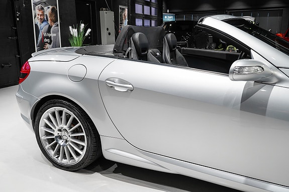 Mercedes-Benz SLK55 14 of 30