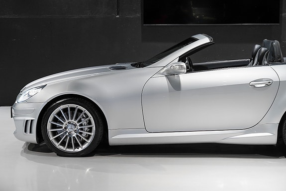 Mercedes-Benz SLK55 4 of 30