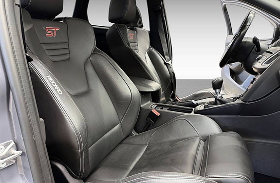 Ford Focus 11 of 14