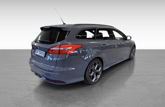 Ford Focus 2 of 14