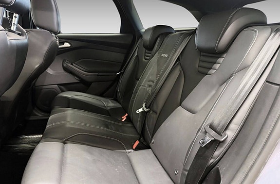 Ford Focus 9 of 14