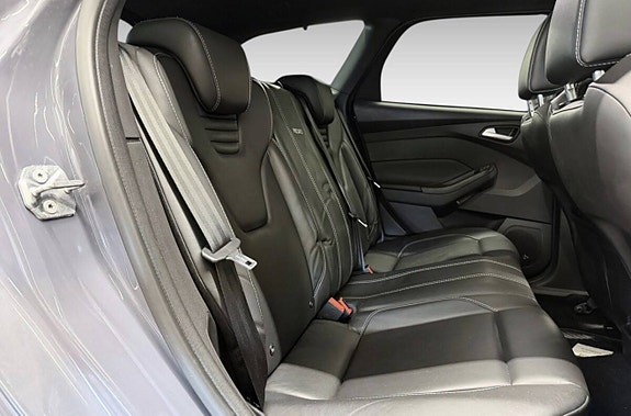 Ford Focus 10 of 14