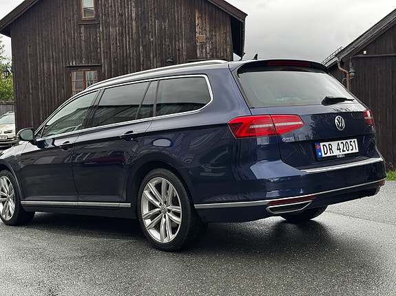 Volkswagen Passat 4 of 20