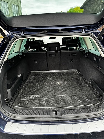 Volkswagen Passat 8 of 20
