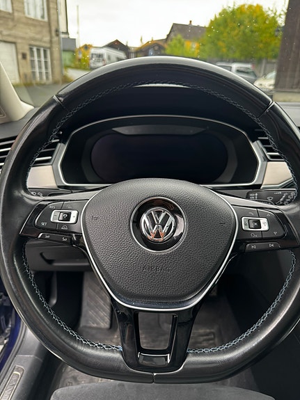Volkswagen Passat 14 of 20