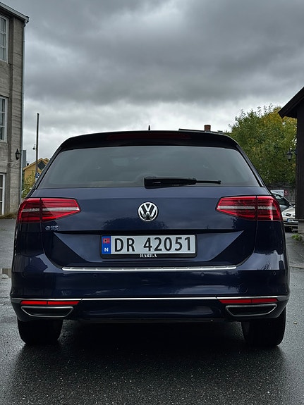 Volkswagen Passat 7 of 20