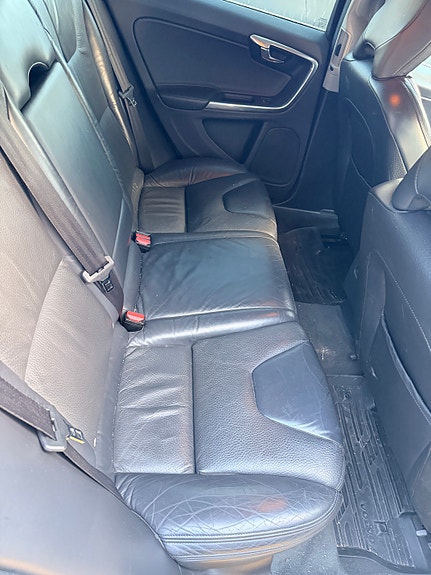 Volvo V60 14 of 21