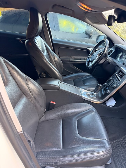 Volvo V60 10 of 21